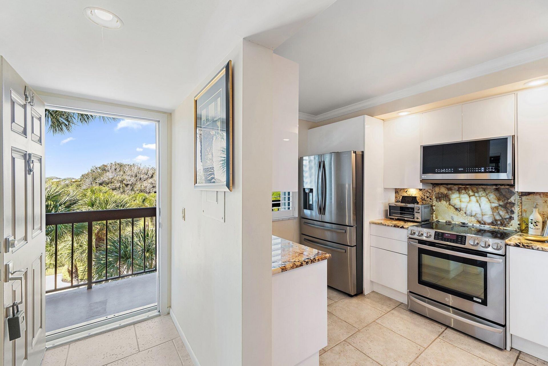 401 Ocean Bluffs Boulevard, Unit 402, Jupiter, FL 33477 Photo