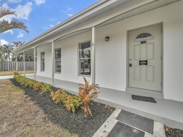 105 SE Castana Court, Port St. Lucie, FL 34983