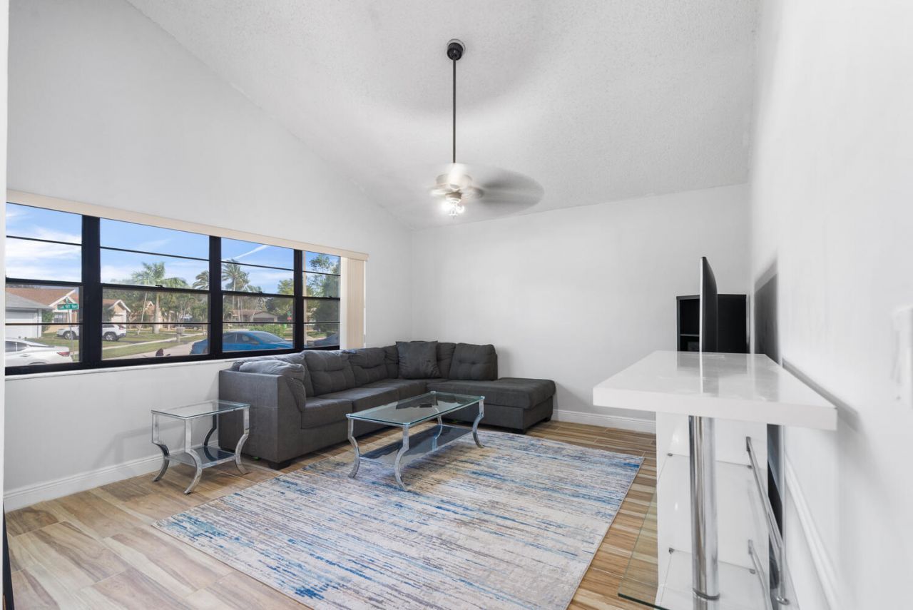 3301 NW 97th Terrace, Sunrise, FL 33351 Photo