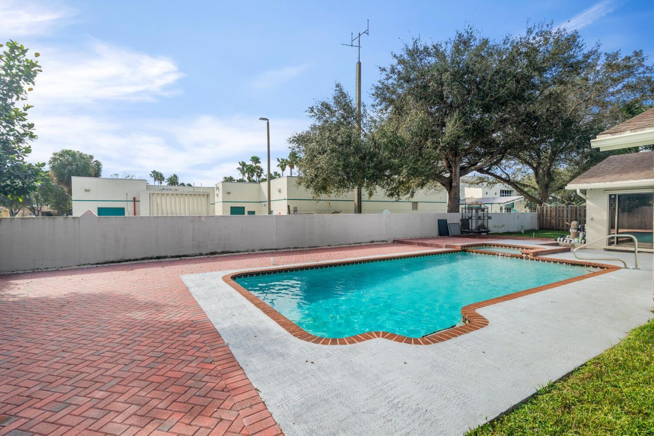 3301 NW 97th Terrace, Sunrise, FL 33351 Photo