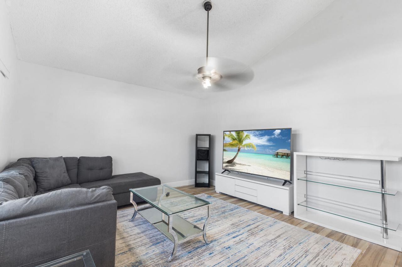 3301 NW 97th Terrace, Sunrise, FL 33351 Photo