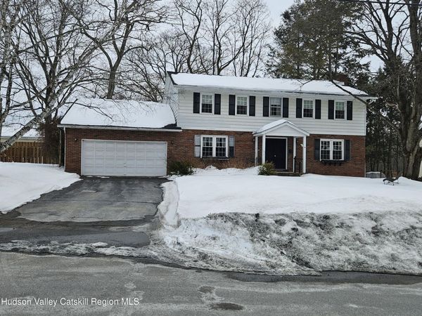 14 Garden Court, Saugerties, NY 12477