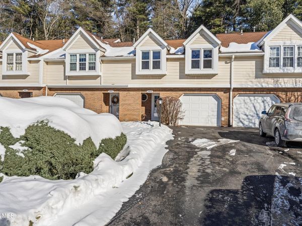 4059 Chaucer Place, Slingerlands, NY 12159