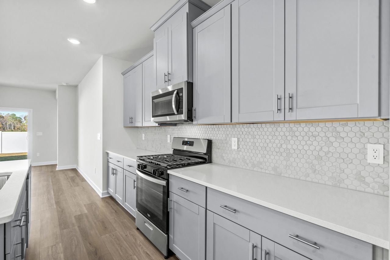 8201 Essence Dr. Photo 10