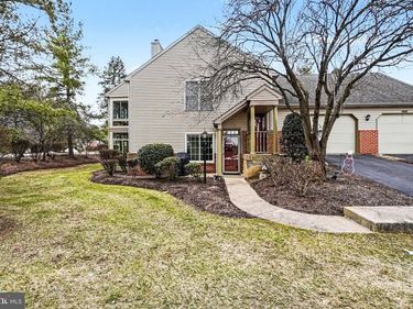 33 STERLING COURT, HERSHEY, PA 17033