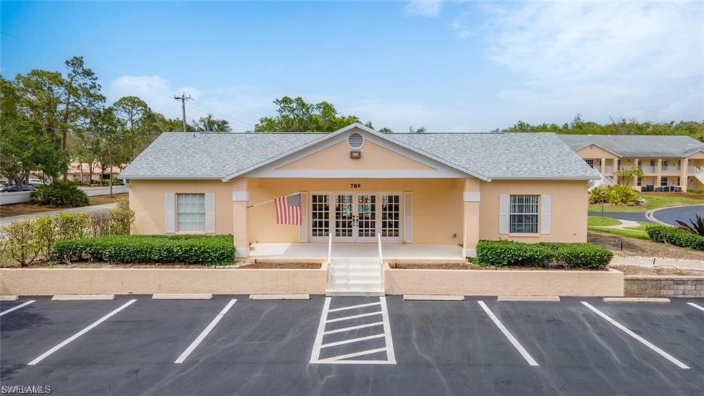 760 Wiggins Lake Dr, Unit 205, Naples, FL 34110 Photo