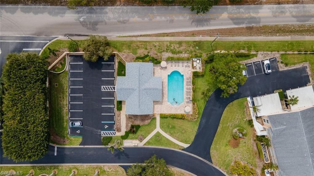 760 Wiggins Lake Dr, Unit 205, Naples, FL 34110 Photo