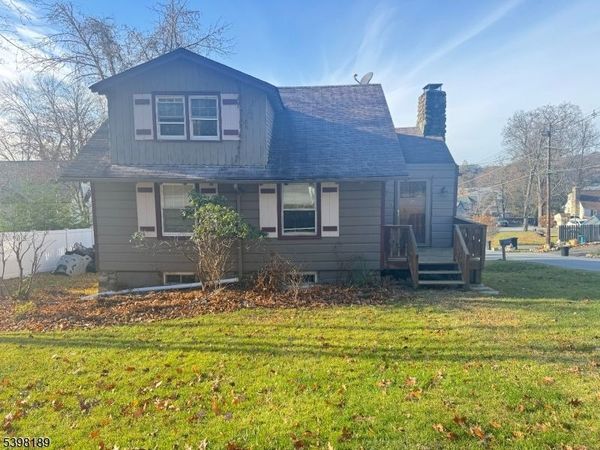 13 Log Cabin Ter, Sparta, NJ 07871