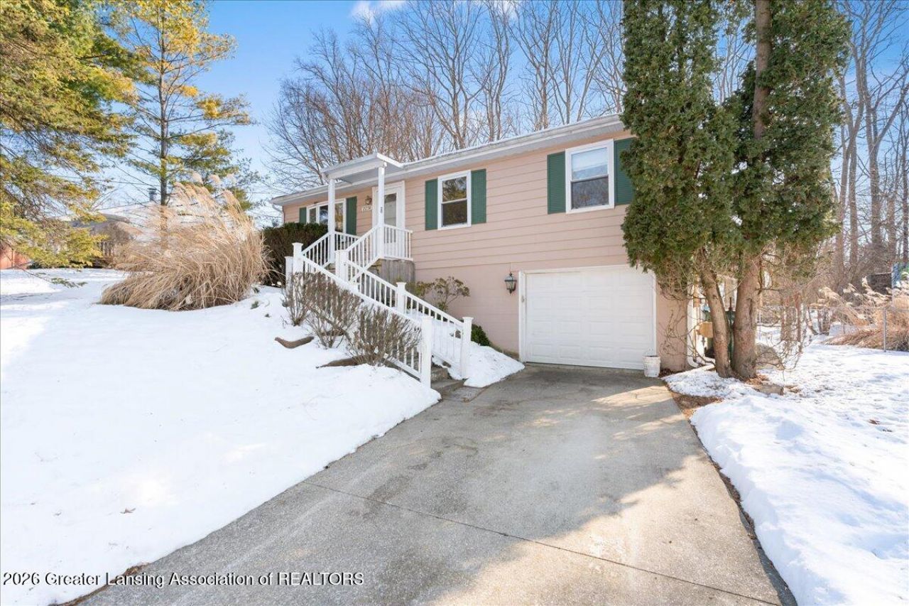 2230 Hamelon Street, Lansing, MI 48910 Main Photo