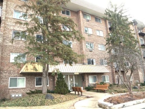 10353 Dearlove Road, Unit 5E, Glenview, IL 60025