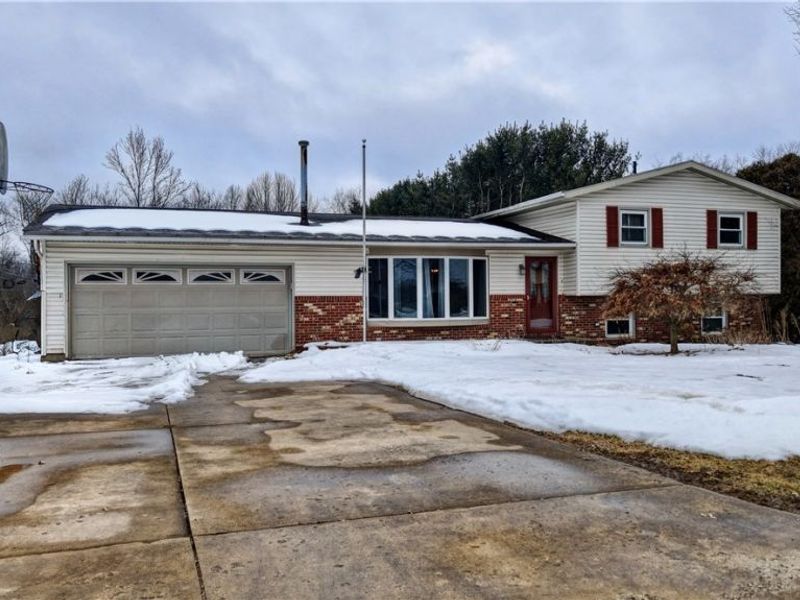 240 HARMON Avenue NW, Brewster, OH 44613 Photo 1