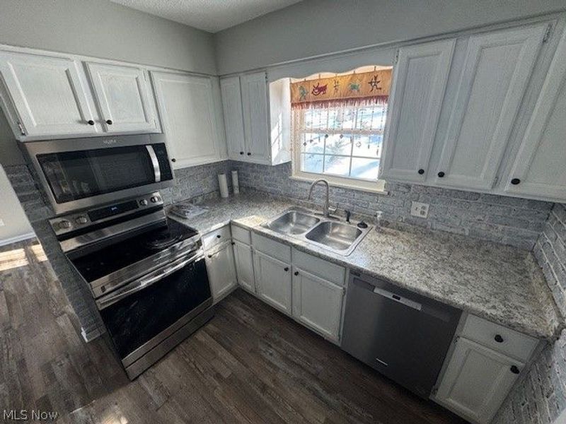 1206 Heatherstone Drive, Painesville Township, OH 44077 Photo 5