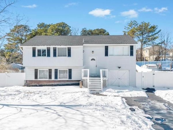 9 Meadow Avenue , Medford, NY 11763