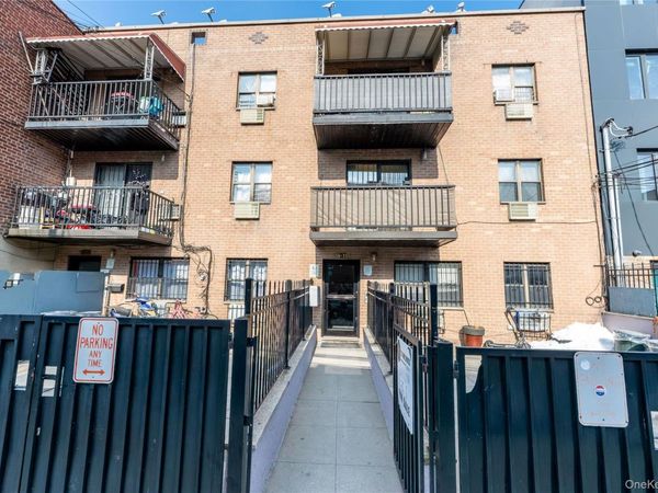 5611 Van Cleef Street , Corona, NY 11368