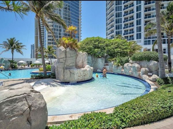 18001 Collins Ave, Unit 917, Sunny Isles Beach, FL 33160