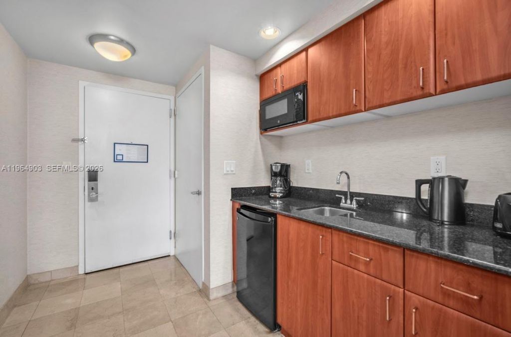 18001 Collins Ave, Unit 917, Sunny Isles Beach, FL 33160 Photo