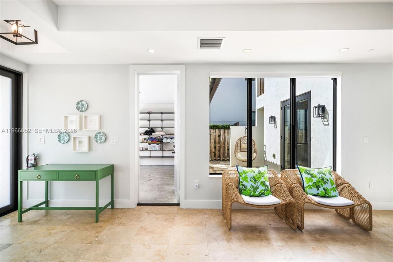 6001 SW 28th St, Miami, FL 33155 Photo