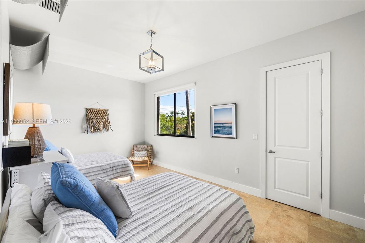 6001 SW 28th St, Miami, FL 33155 Photo