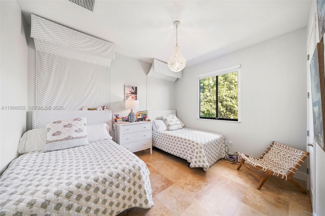 6001 SW 28th St, Miami, FL 33155 Photo