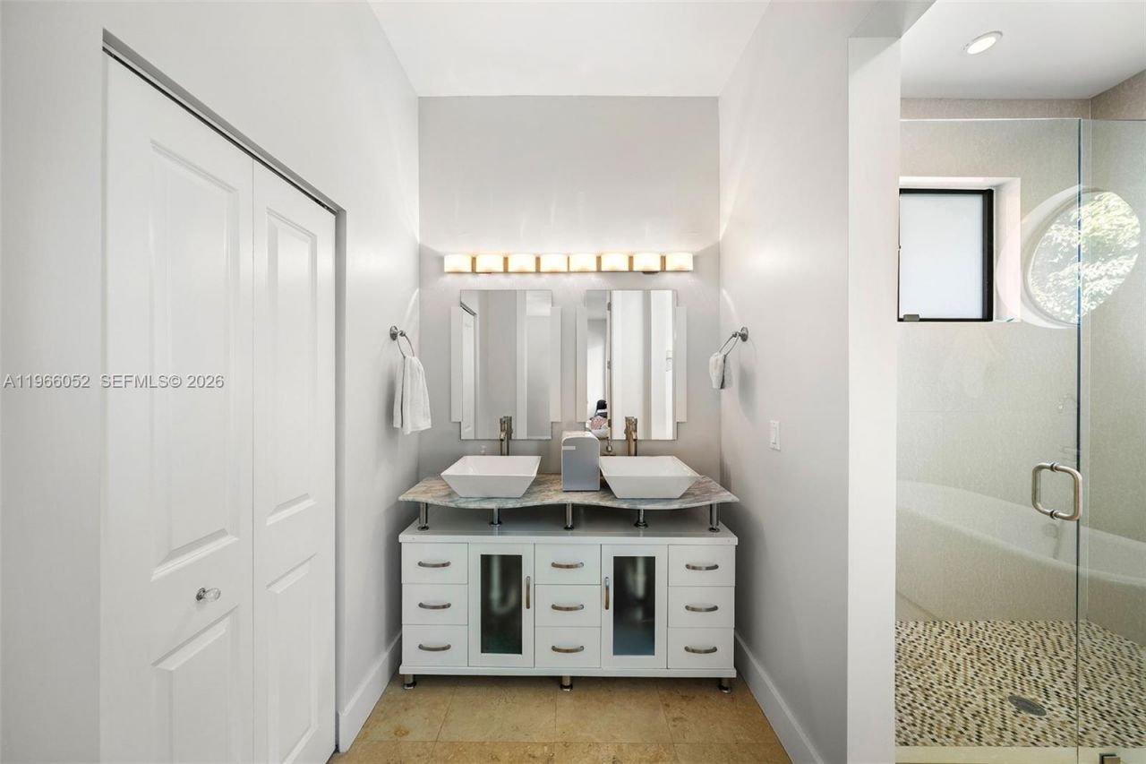 6001 SW 28th St, Miami, FL 33155 Photo