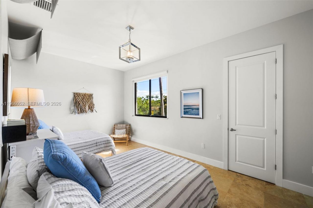 6001 SW 28th St, Miami, FL 33155 Photo