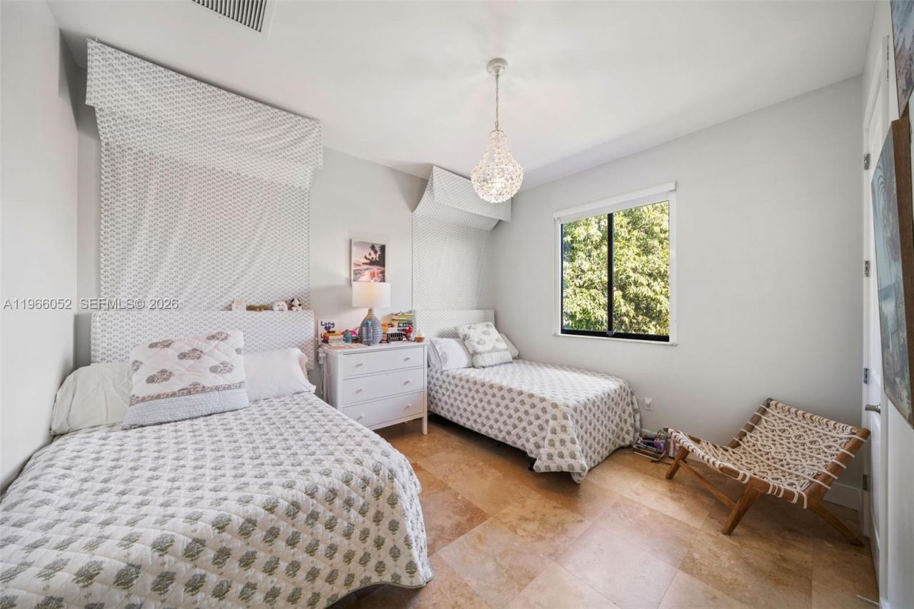 6001 SW 28th St, Miami, FL 33155 Photo