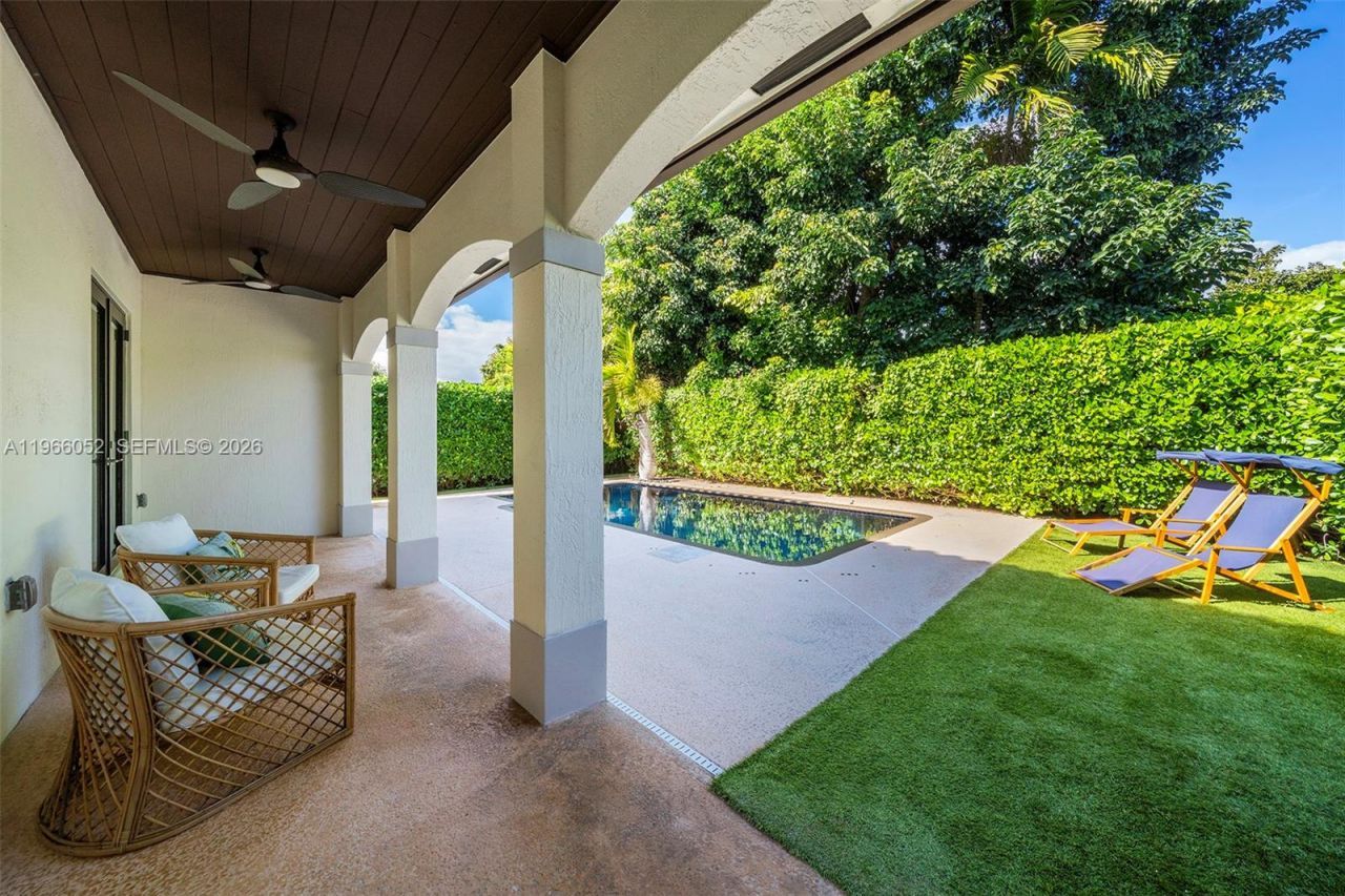 6001 SW 28th St, Miami, FL 33155 Photo