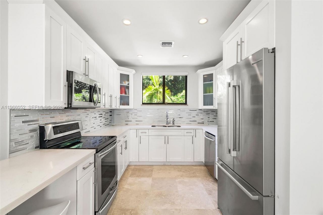 6001 SW 28th St, Miami, FL 33155 Photo