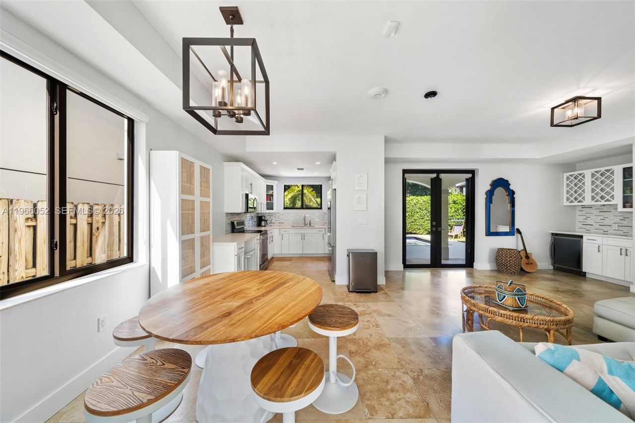 6001 SW 28th St, Miami, FL 33155 Photo