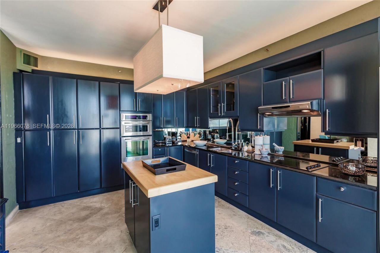 300 S Pointe Dr , Unit 1604, Miami Beach, FL 33139 Photo