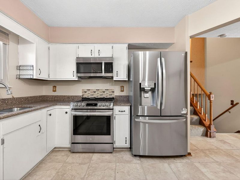 3712 Creek Ridge Court, Columbus, OH 43230 Photo 7