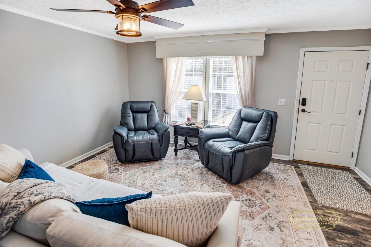 1521 Aries Ln.  Photo 4