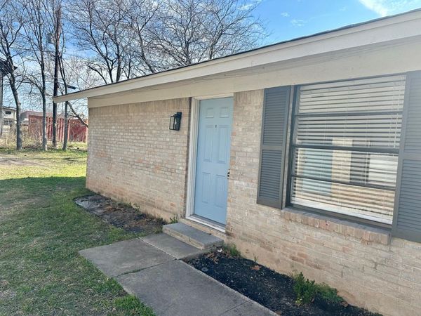 836 N Meadows DR, Unit B, Austin, TX 78758