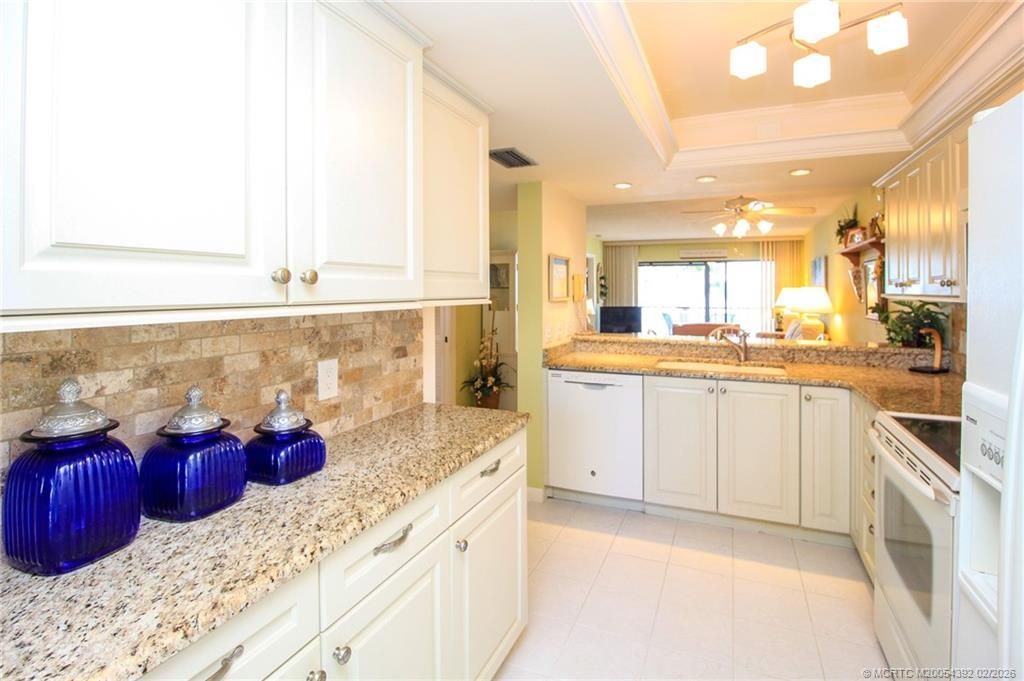4720 NE Sandpebble Trace, Unit 305, Stuart, FL 34996 Photo