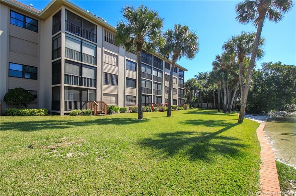4720 NE Sandpebble Trace, Unit 305, Stuart, FL 34996 Photo