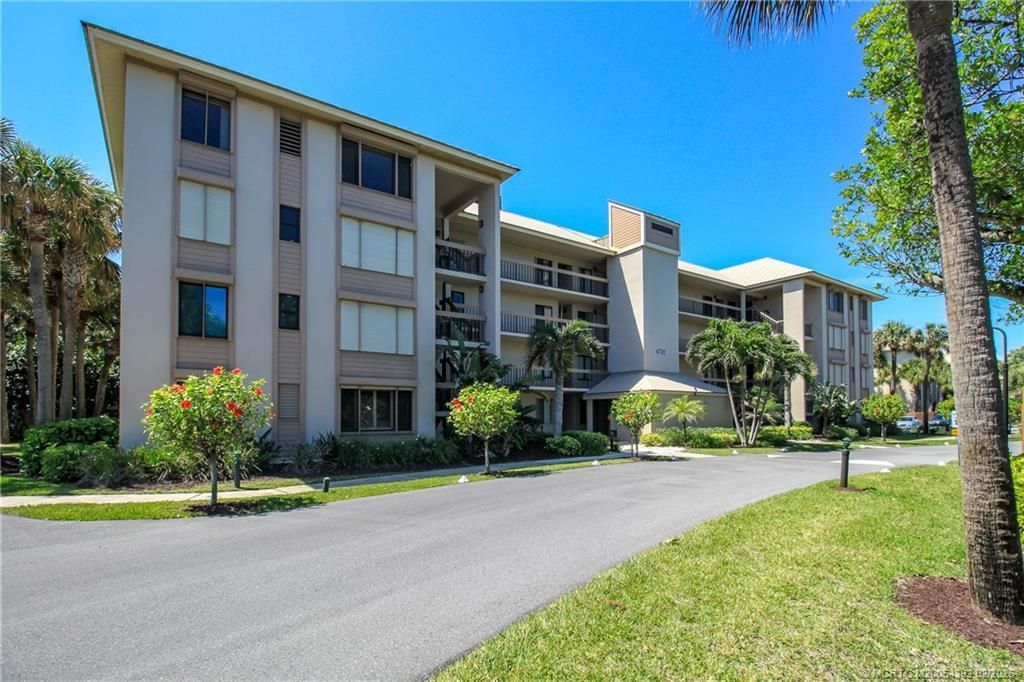 4720 NE Sandpebble Trace, Unit 305, Stuart, FL 34996 Photo