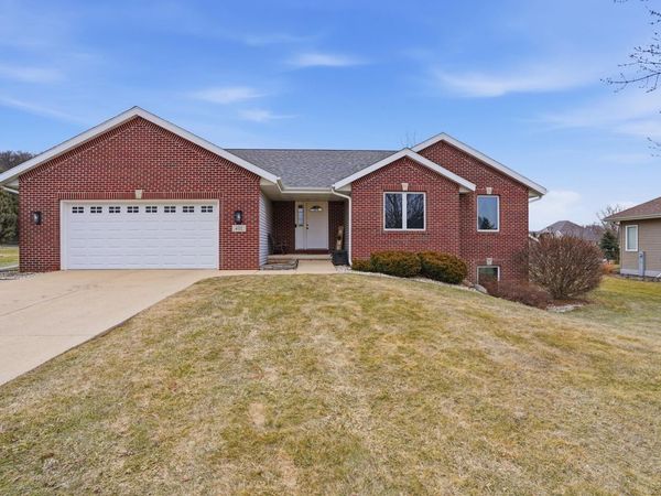 402 St Francis Court, Cross Plains, WI 53528