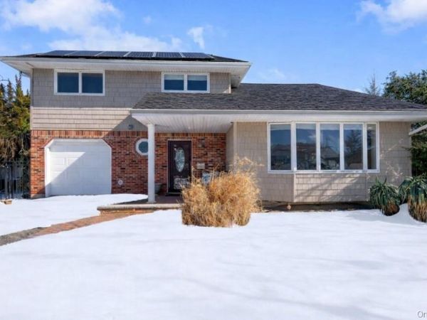 60 Leewater Avenue, Massapequa, NY 11758