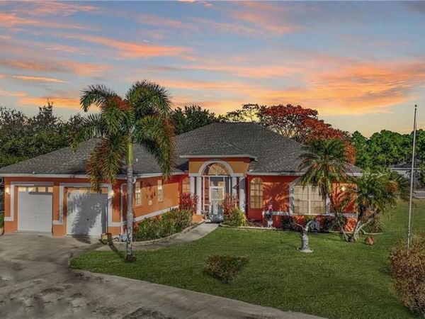 836 Worth AVE S, LEHIGH ACRES, FL 33974