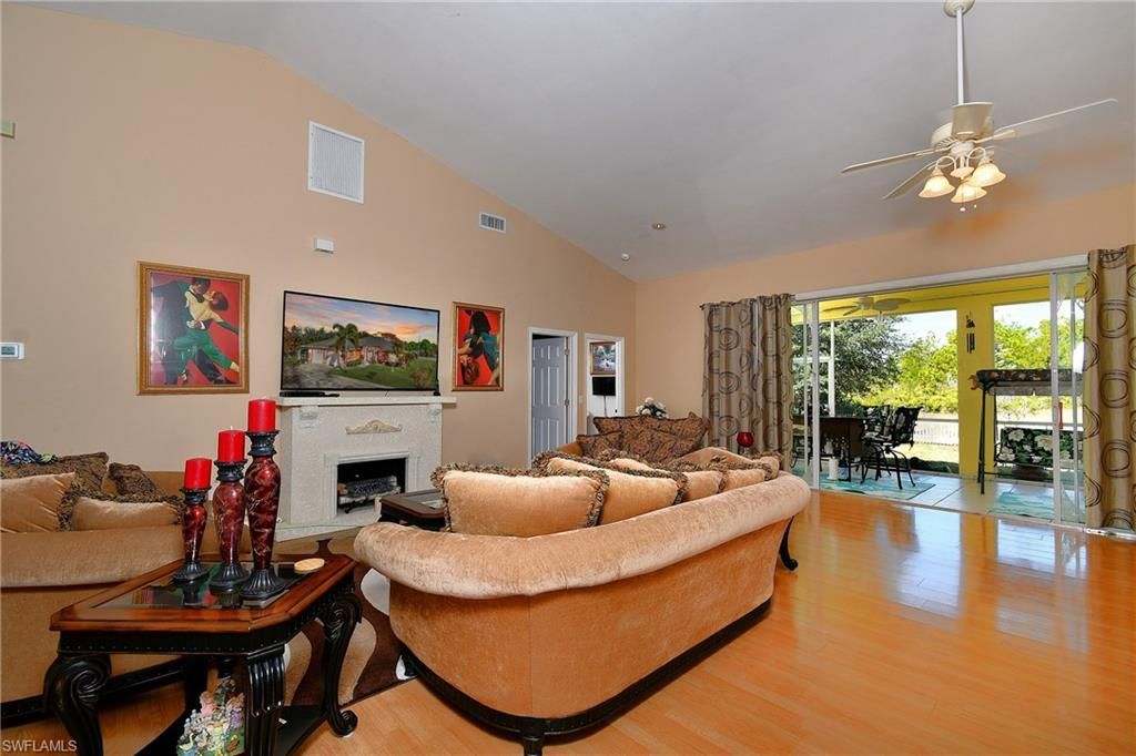 836 Worth Ave S, Lehigh Acres, FL 33974 Photo