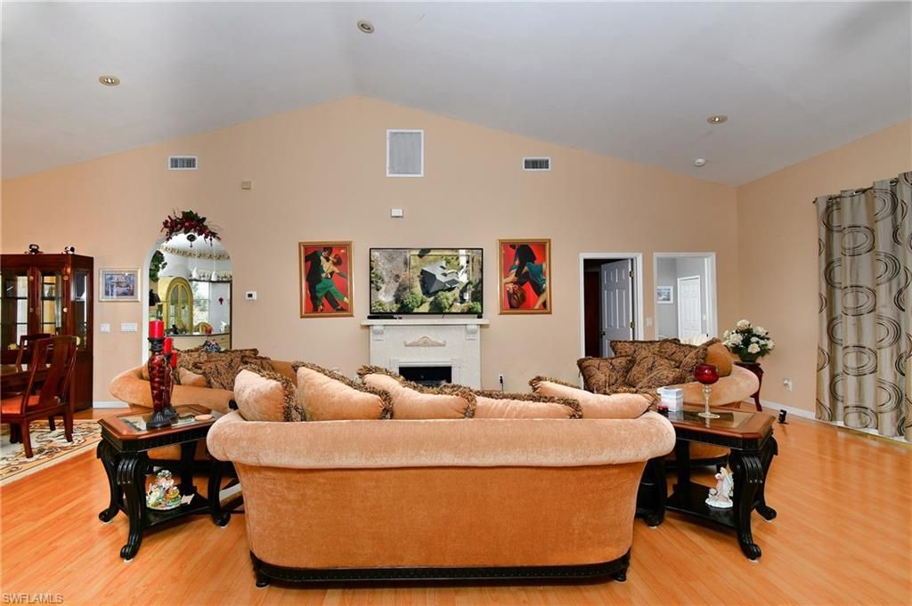 836 Worth Ave S, Lehigh Acres, FL 33974 Photo
