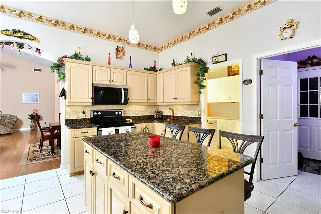 836 Worth Ave S, Lehigh Acres, FL 33974 Photo
