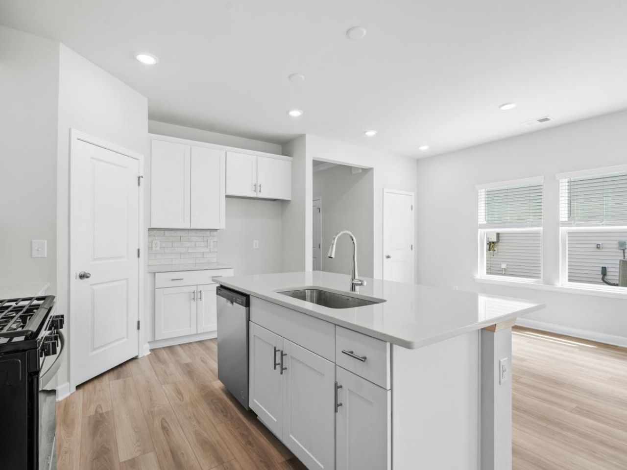 1016 Lauryn Oak Loop Photo 15