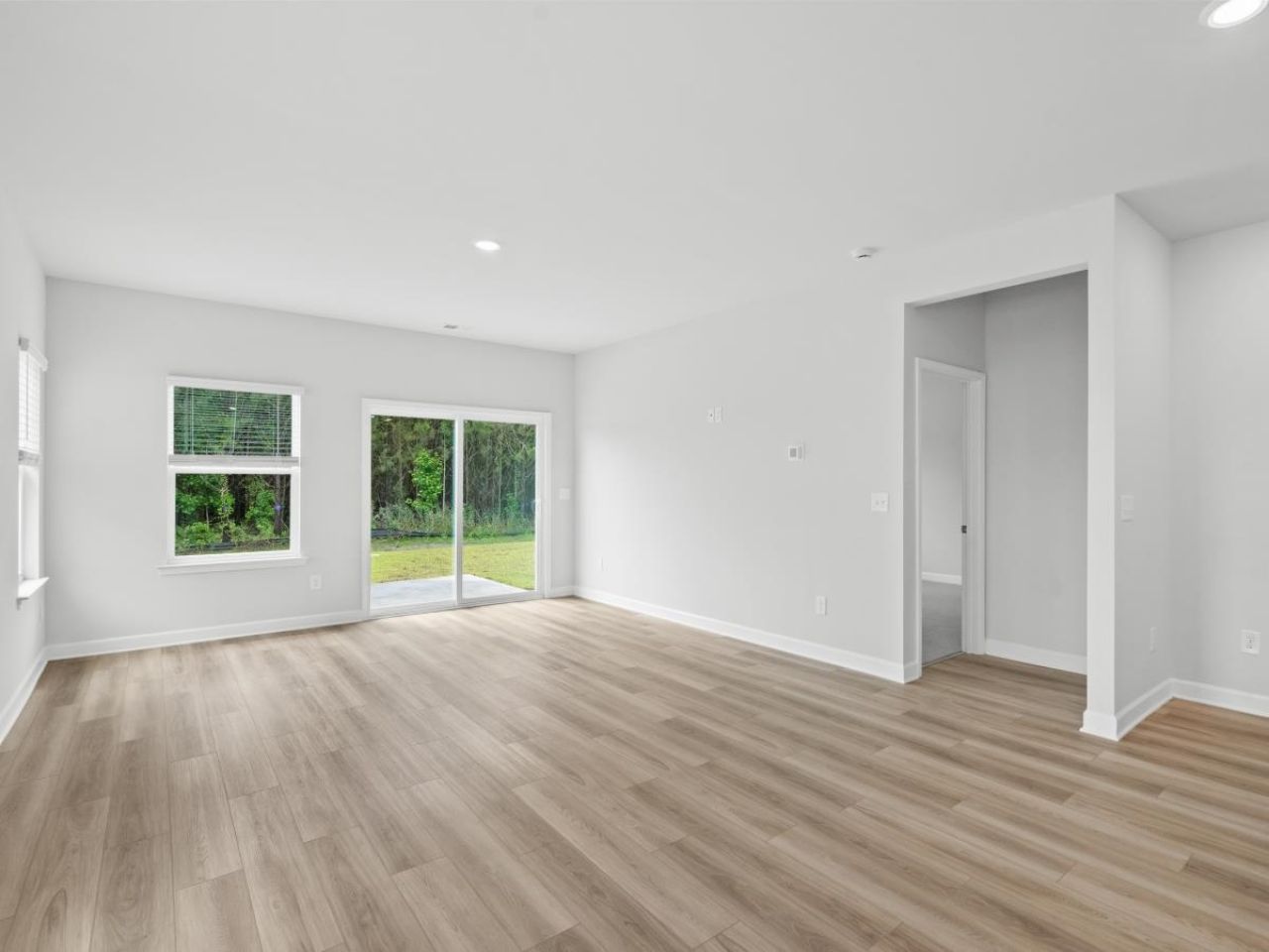 1016 Lauryn Oak Loop Photo 8