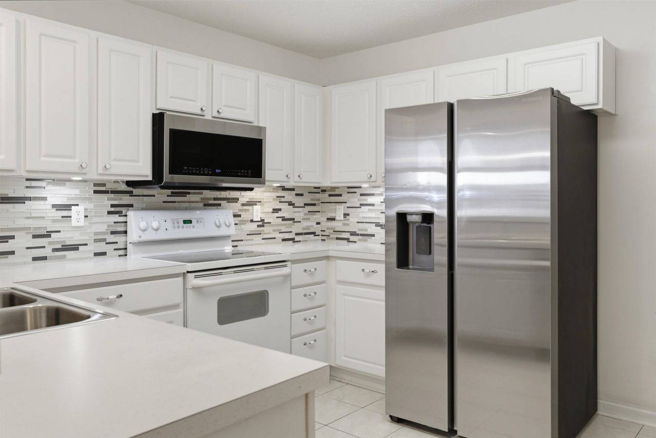 4269 Rivergate Ln. Photo 12