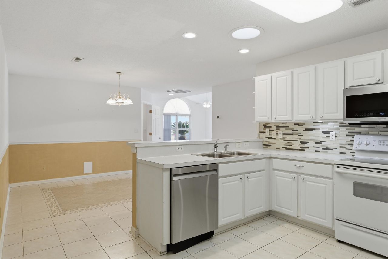 4269 Rivergate Ln. Photo 13