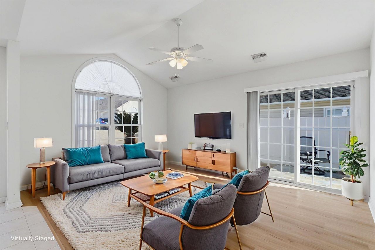 4269 Rivergate Ln. Photo 8