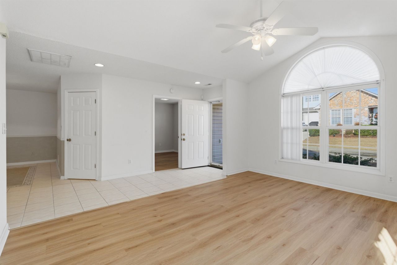 4269 Rivergate Ln. Photo 9