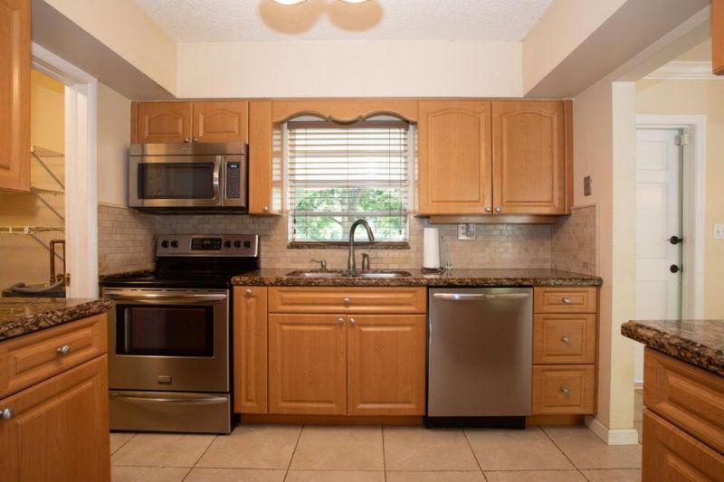 7614 S Olive Avenue, West Palm Beach, FL 33405 Photo