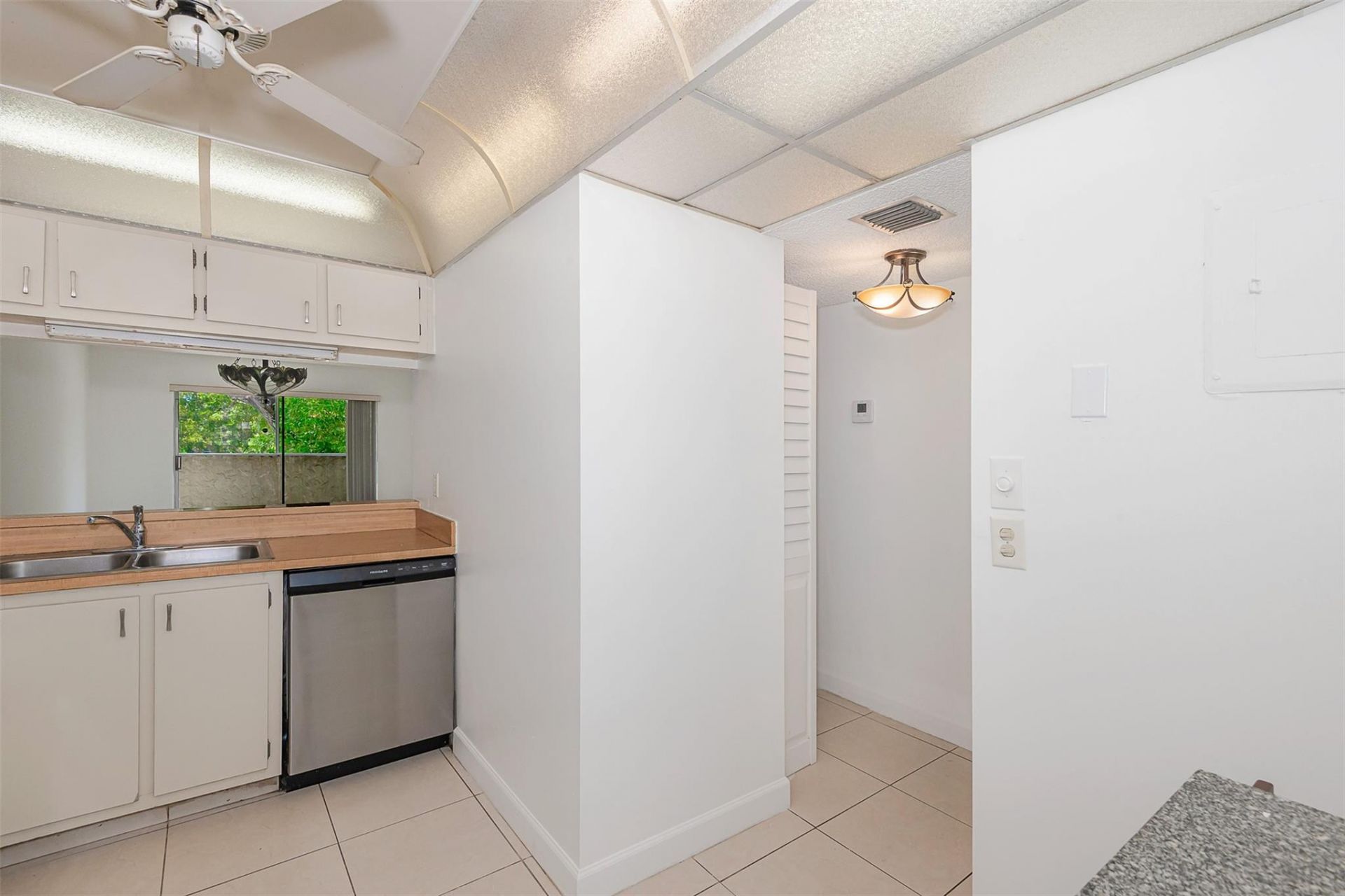 6075 N Sabal Palm Boulevard, Unit 204, Tamarac, FL 33319 Photo